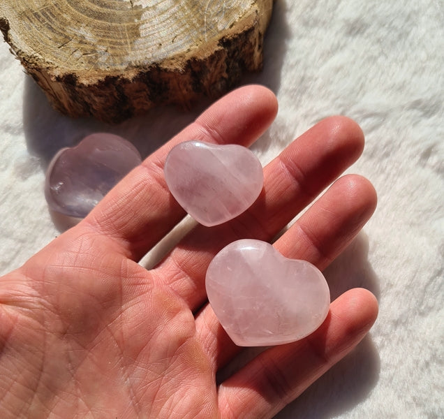 galet coeur en quartz rose