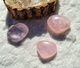 galet coeur en quartz rose