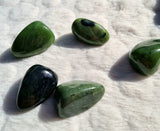 pierre roulée jade nephrite