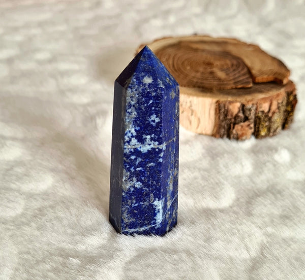 pointe polie de lapis lazuli 