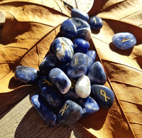 Runes en sodalite